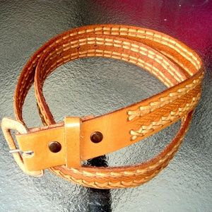 BEIGE GENUINE LEATHER MEN'S BELT SIZE 42.